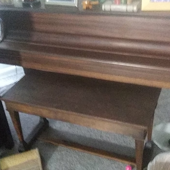 Piano - Picture 4 of 6